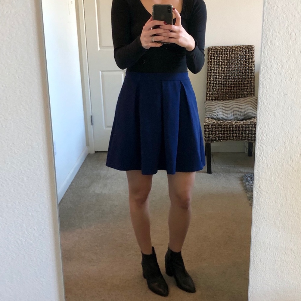 Hazel Pleated Mini Skirt || Cobalt Blue
